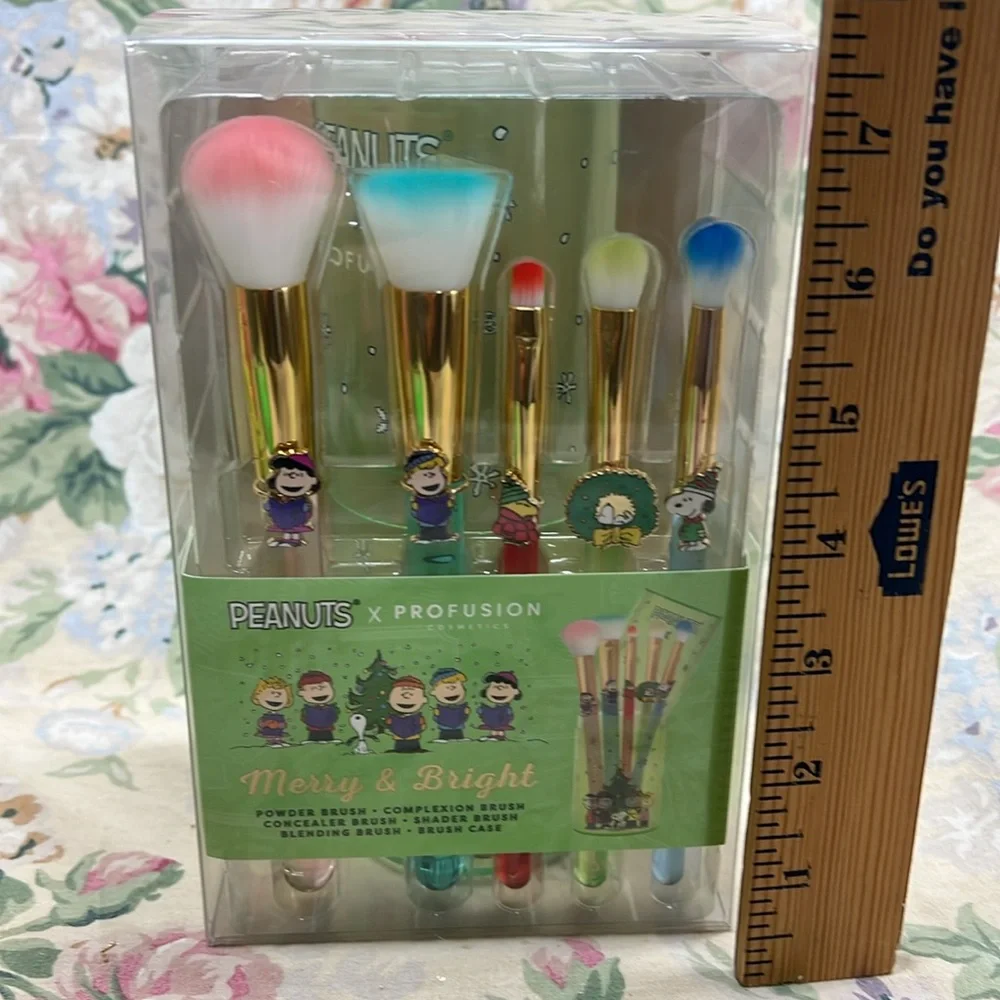 Peanut X profusion cosmetic 5 piece brush set